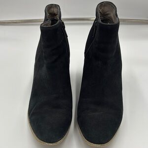 Barneys New York Heeled Suede Ankle Boots